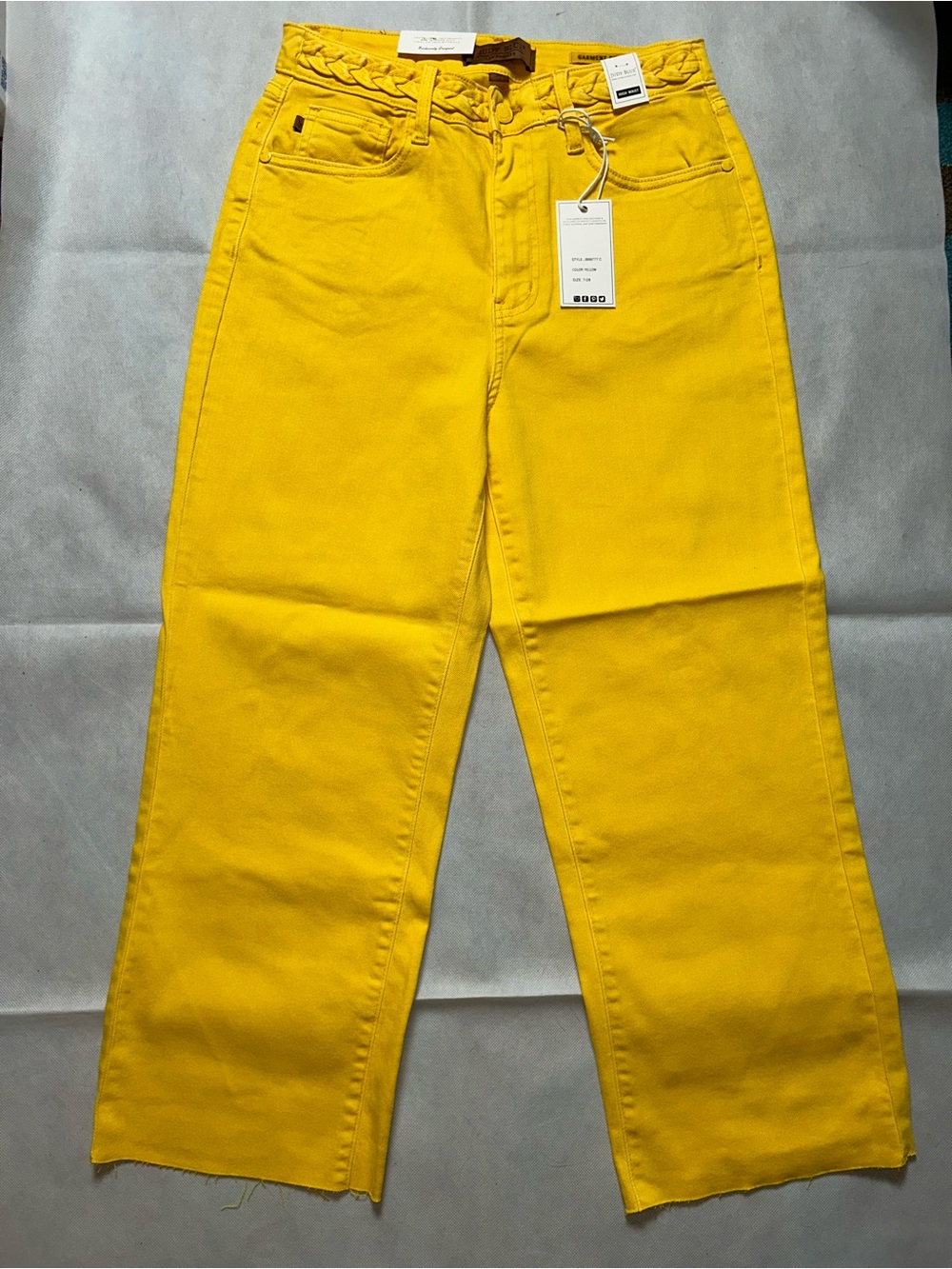 Judy blue yellow cropped high waist raw hem straight leg NWT size 5/27
